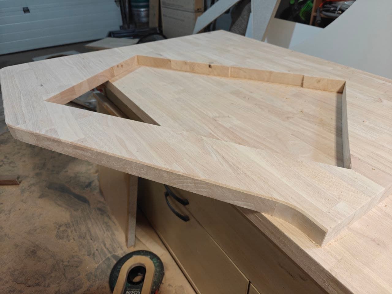 Countertop sink cutout during workshop fabrication